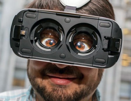 Samsung Gear VR 2 - шлем виртуальной реальности
